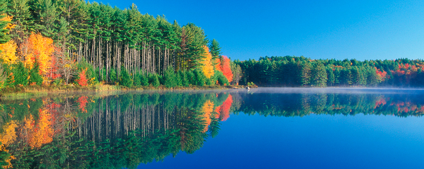 fall colors along the Lamprey River, photo by Jerry Monkman